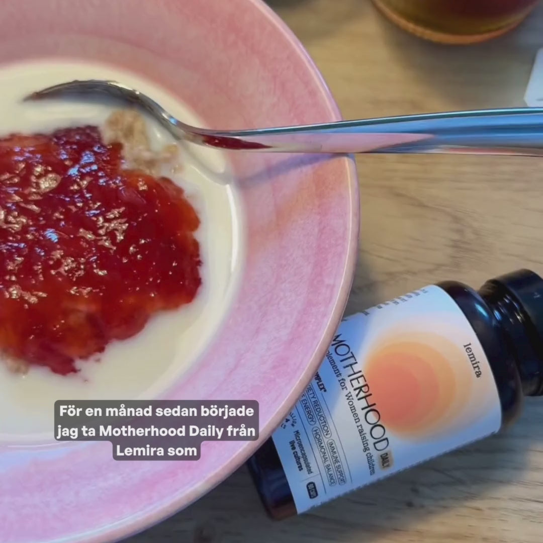 Video på en mamma som förklarar varför hon tar Motherhood Daily från Lemira